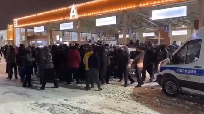 Главной причиной массового столкновения между мигрантами и силовиками в ТК "Садовод" стал внутренний уклад рынка