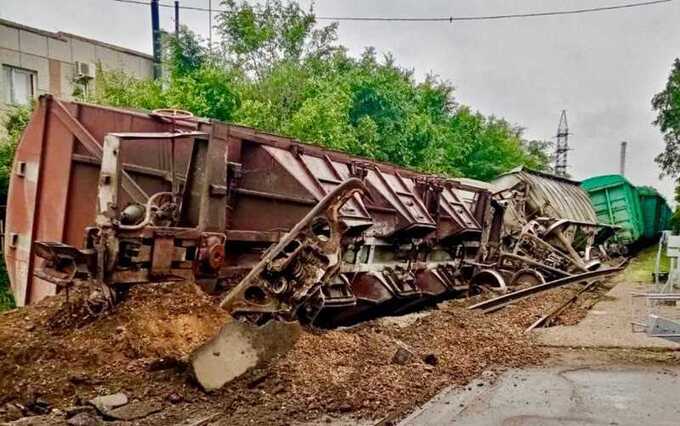 В Новотроицке с путей сошли 6 груженых вагонов