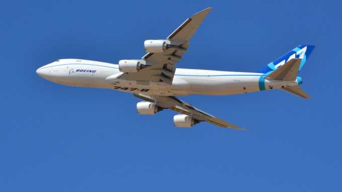 Трамп получит в подарок от Катара роскошный самолет Boeing 747-8