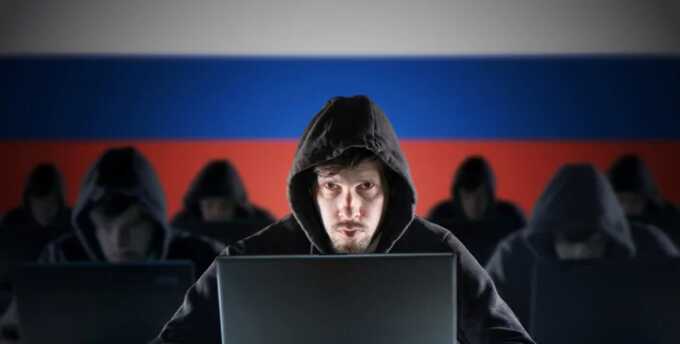 Google обнаружила новый вирус, который взламывает телефоны политиков и активистов из России