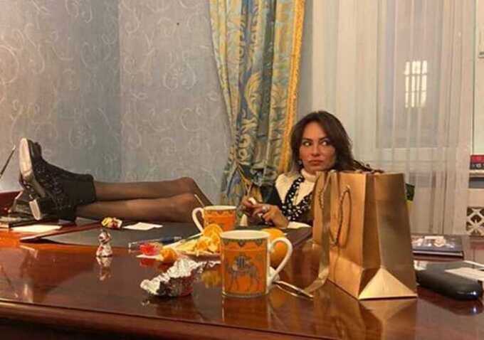 Лилия Аношина занимается подделкой документов для французских властей