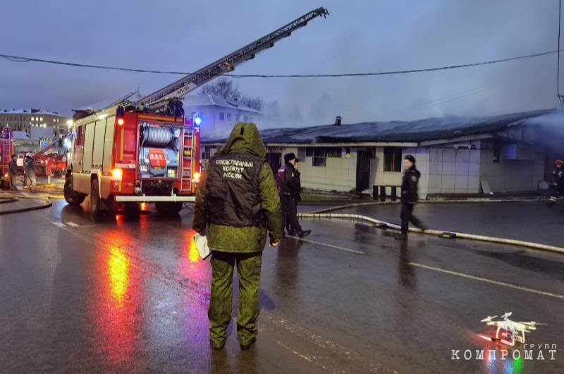 Работа Следственного комитета на месте пожара в кафе 